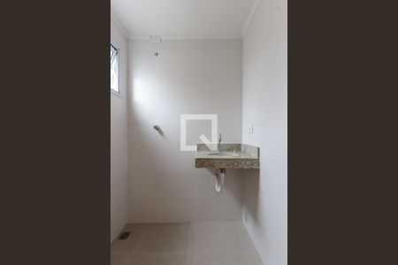 Banheiro de apartamento para alugar com 1 quarto, 29m² em Vila Mazzei, São Paulo