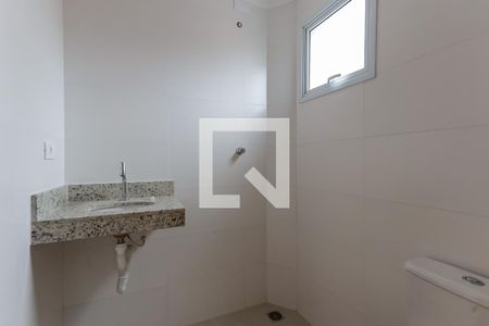 Banheiro de apartamento à venda com 1 quarto, 29m² em Vila Mazzei, São Paulo