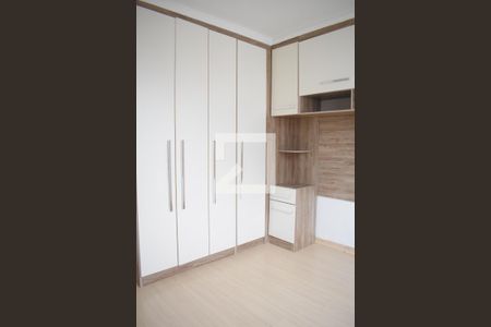 Quarto 1  de apartamento para alugar com 3 quartos, 76m² em Capão Raso, Curitiba