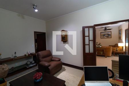 Casa de condomínio à venda com 420m², 4 quartos e 4 vagas Casa de condomínio à venda com 420m², 4 quartos e 4 vagasSuíte 01