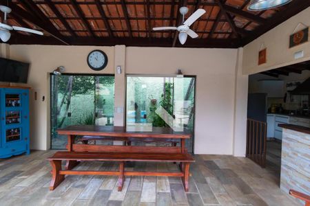 Casa de condomínio à venda com 420m², 4 quartos e 4 vagas Casa de condomínio à venda com 420m², 4 quartos e 4 vagasChurrasqueira