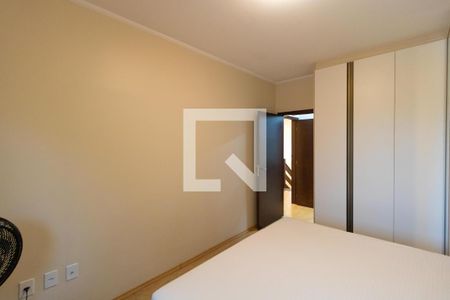 Casa de condomínio à venda com 420m², 4 quartos e 4 vagas Casa de condomínio à venda com 420m², 4 quartos e 4 vagasSuíte 02