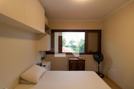 Casa de condomínio à venda com 420m², 4 quartos e 4 vagas Casa de condomínio à venda com 420m², 4 quartos e 4 vagasSuíte 02