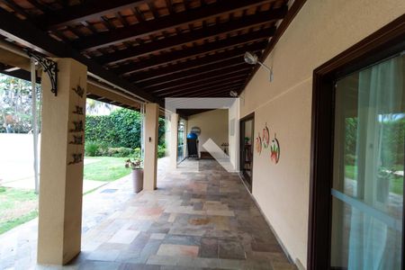 Casa de condomínio à venda com 420m², 4 quartos e 4 vagas Casa de condomínio à venda com 420m², 4 quartos e 4 vagasVaranda