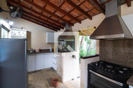 Casa de condomínio à venda com 420m², 4 quartos e 4 vagas Casa de condomínio à venda com 420m², 4 quartos e 4 vagasChurrasqueira