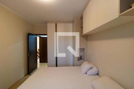 Casa de condomínio à venda com 420m², 4 quartos e 4 vagas Casa de condomínio à venda com 420m², 4 quartos e 4 vagasSuíte 02