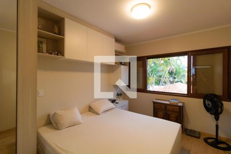 Casa de condomínio à venda com 420m², 4 quartos e 4 vagas Casa de condomínio à venda com 420m², 4 quartos e 4 vagasSuíte 02