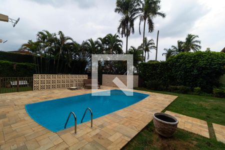 Casa de condomínio à venda com 420m², 4 quartos e 4 vagas Casa de condomínio à venda com 420m², 4 quartos e 4 vagasPiscina