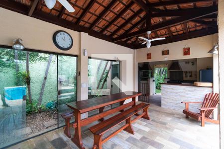 Casa de condomínio à venda com 420m², 4 quartos e 4 vagas Casa de condomínio à venda com 420m², 4 quartos e 4 vagasChurrasqueira