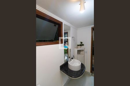 Casa de condomínio à venda com 420m², 4 quartos e 4 vagas Casa de condomínio à venda com 420m², 4 quartos e 4 vagasBanheiro 02