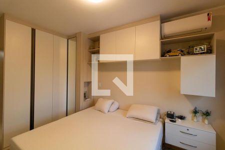 Casa de condomínio à venda com 420m², 4 quartos e 4 vagas Casa de condomínio à venda com 420m², 4 quartos e 4 vagasSuíte 02