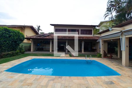 Casa de condomínio à venda com 420m², 4 quartos e 4 vagas Casa de condomínio à venda com 420m², 4 quartos e 4 vagasPiscina