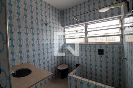 Banheiro de casa à venda com 2 quartos, 120m² em Jardim das Acacias, São Paulo