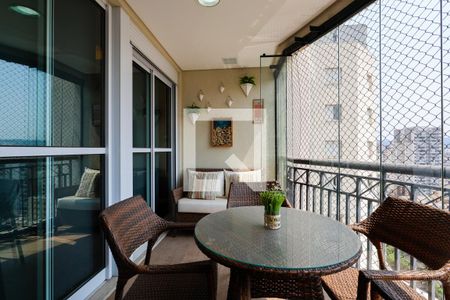 Varanda gour de apartamento para alugar com 3 quartos, 130m² em Chora Menino, São Paulo