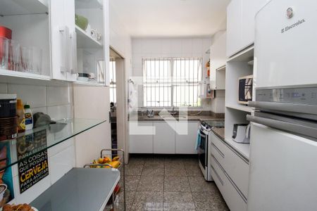 Cozinha de apartamento à venda com 4 quartos, 110m² em Cruzeiro, Belo Horizonte