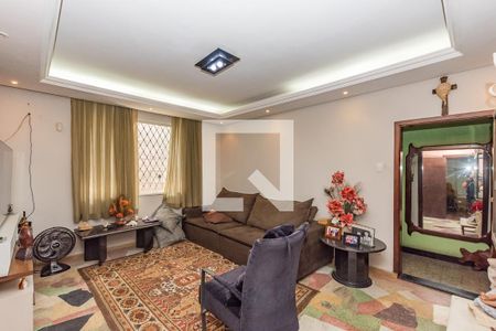 Sala 1 de casa à venda com 5 quartos, 250m² em João Pinheiro, Belo Horizonte
