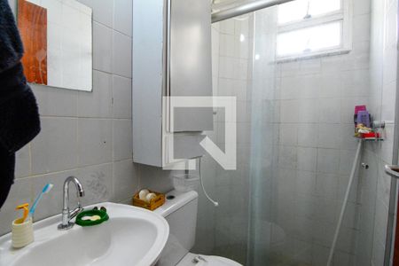 Banheiro de apartamento à venda com 2 quartos, 46m² em Estoril, Belo Horizonte