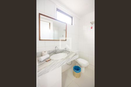 Banheiro de apartamento para alugar com 1 quarto, 40m² em Boca do Rio, Salvador