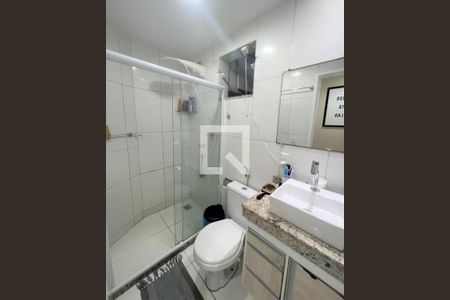 Banheiro de apartamento para alugar com 1 quarto, 39m² em Boca do Rio, Salvador