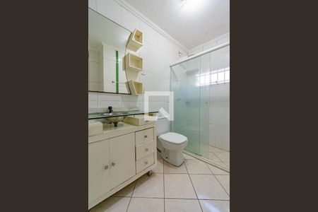 Banheiro de casa à venda com 4 quartos, 180m² em Harmonia, Canoas