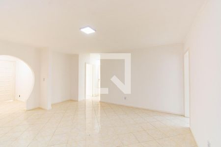 Casa à venda com 180m², 4 quartos e 2 vagasSala