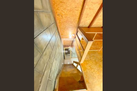 Escada  de apartamento para alugar com 1 quarto, 40m² em Cachoeira do Bom Jesus Leste, Florianópolis