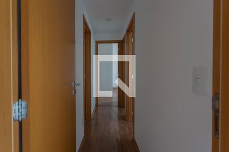 Corredor de apartamento para alugar com 3 quartos, 80m² em Vila da Serra, Nova Lima