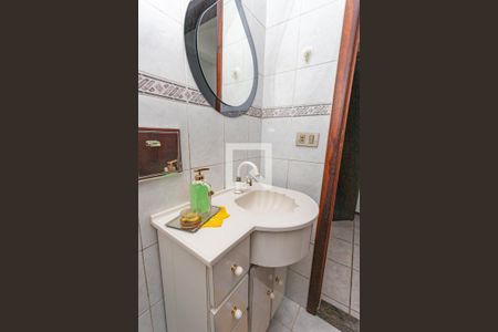 Lavabo  de casa à venda com 3 quartos, 204m² em Taboão, Diadema