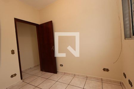 Quarto 2 de casa para alugar com 4 quartos, 160m² em Jardim Iva, São Paulo