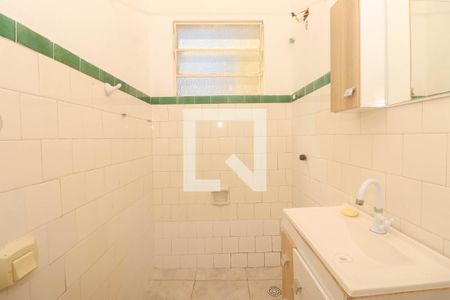 Banheiro de apartamento para alugar com 1 quarto, 54m² em Rio Branco, Porto Alegre