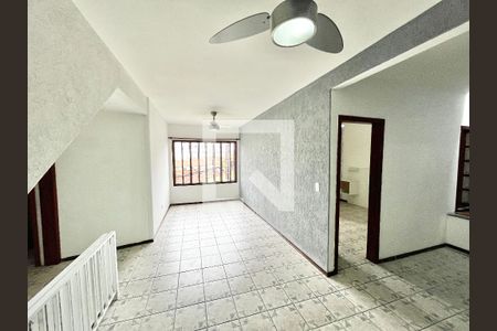 Sala de casa para alugar com 3 quartos, 300m² em Parada Inglesa, São Paulo