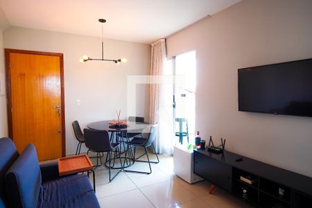 Sala  de apartamento para alugar com 2 quartos, 60m² em Heliópolis, Belo Horizonte