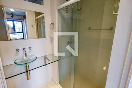 Banheiro de apartamento à venda com 2 quartos, 70m² em Vila Suzana, São Paulo