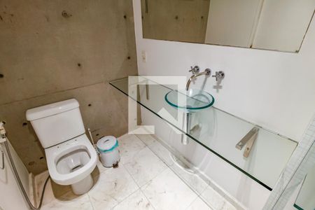 Banheiro de apartamento à venda com 2 quartos, 70m² em Vila Suzana, São Paulo