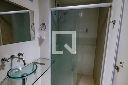 Banheiro de apartamento à venda com 2 quartos, 70m² em Vila Suzana, São Paulo