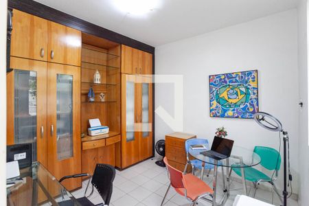 Escritório de casa à venda com 4 quartos, 290m² em Vila Cloris, Belo Horizonte