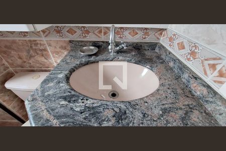 Apartamento à venda com 68m², 2 quartos e 1 vaga Apartamento à venda com 68m², 2 quartos e 1 vagaBanheiro