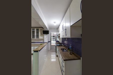 Casa à venda com 322m², 3 quartos e 4 vagas Casa à venda com 322m², 3 quartos e 4 vagasCozinha