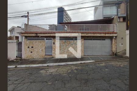 Casa à venda com 322m², 3 quartos e 4 vagas Casa à venda com 322m², 3 quartos e 4 vagasFachada