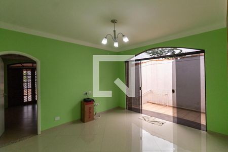 Sala de casa à venda com 3 quartos, 322m² em Vila Guilhermina, São Paulo