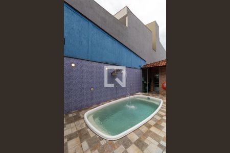 Casa à venda com 322m², 3 quartos e 4 vagas Casa à venda com 322m², 3 quartos e 4 vagasPiscina