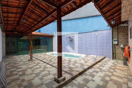 Casa à venda com 322m², 3 quartos e 4 vagas Casa à venda com 322m², 3 quartos e 4 vagasPiscina