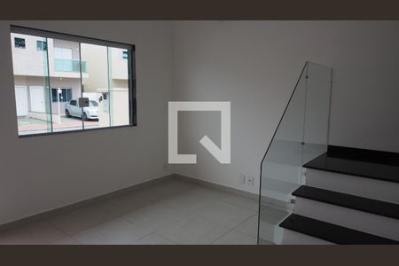 Sala de casa de condomínio à venda com 3 quartos, 107m² em Jardim das Carpas, Jundiaí