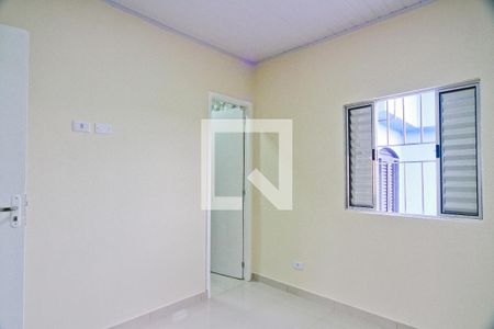 Suíte de casa para alugar com 3 quartos, 80m² em Vila Romero, São Paulo