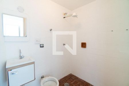 Banheiro de apartamento para alugar com 1 quarto, 45m² em Vila Guarani (zona Sul), São Paulo