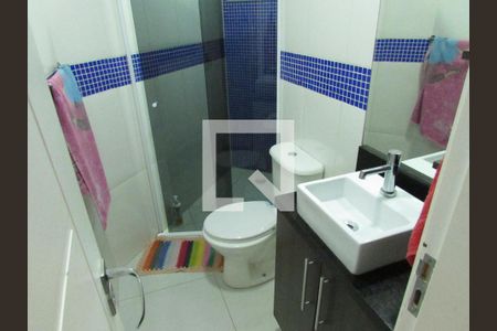 Banheiro de apartamento à venda com 2 quartos, 57m² em Jardim Henriqueta, Taboão da Serra