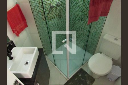 Banheiro da Suíte de apartamento à venda com 2 quartos, 57m² em Jardim Henriqueta, Taboão da Serra