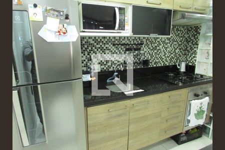 Cozinha de apartamento à venda com 2 quartos, 57m² em Jardim Henriqueta, Taboão da Serra