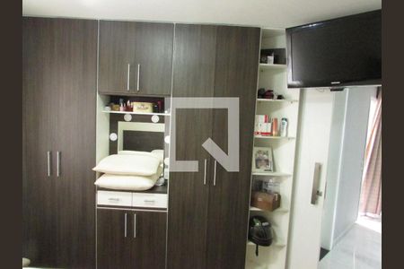 Quarto Suíte de apartamento à venda com 2 quartos, 57m² em Jardim Henriqueta, Taboão da Serra