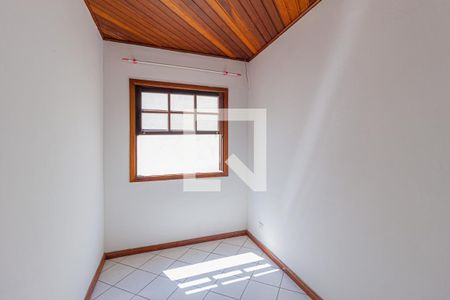 Quarto de casa para alugar com 2 quartos, 76m² em Jardim Angela Maria, Carapicuíba